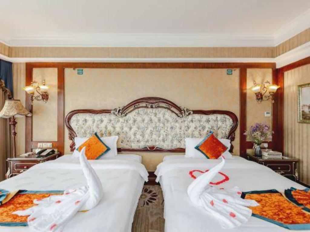 Chengdu French Theme Gold Palace Exterior photo